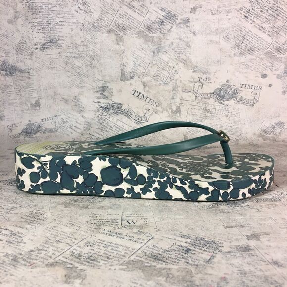 Tory Burch Green  Leaf-print Rubber Flip-flops Sandals - Picture 1 of 14